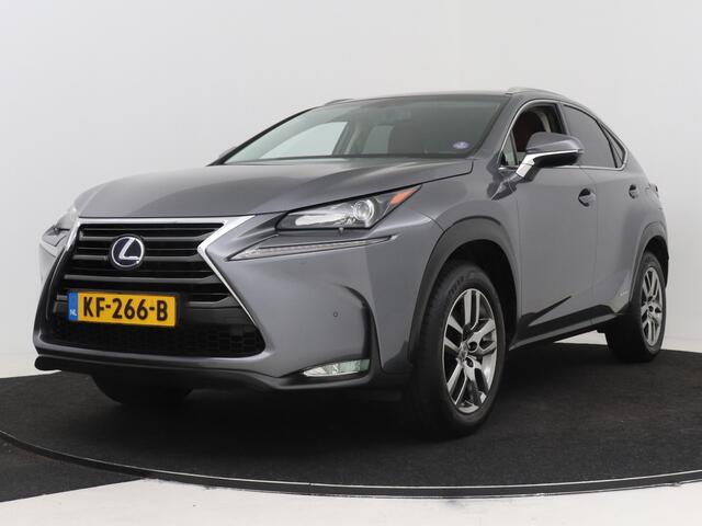 Lexus NX 300h AWD Luxury Line | Leder | Stoelverwarming | Elektrisch bedienbare achterklep | Elektrische stoelverstelling | Lexus Navigatie |