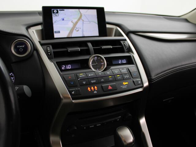 Lexus NX 300h AWD Luxury Line | Leder | Stoelverwarming | Elektrisch bedienbare achterklep | Elektrische stoelverstelling | Lexus Navigatie |