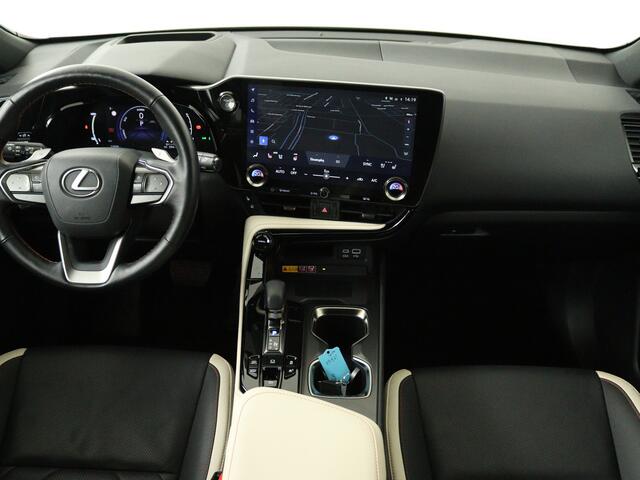 Lexus NX 450h+ AWD President Line | Navigatie | 360 Camera | Stoel en stuurwiel verwarmd | LM velgen |