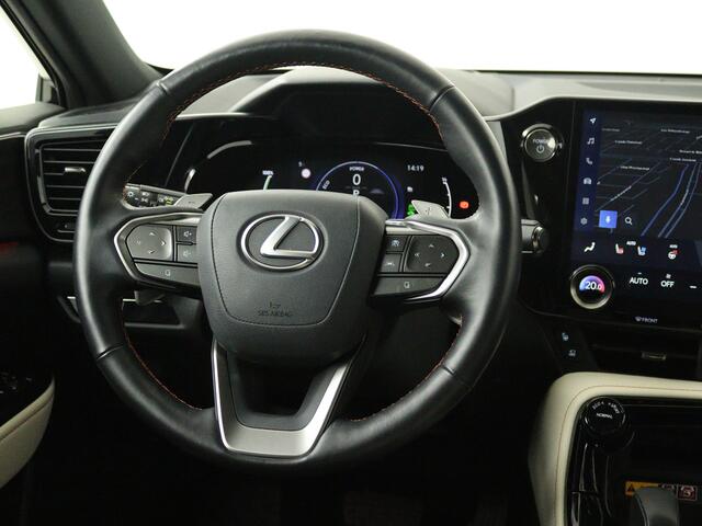 Lexus NX 450h+ AWD President Line | Navigatie | 360 Camera | Stoel en stuurwiel verwarmd | LM velgen |