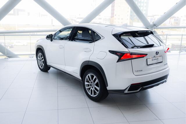 Lexus NX 300h AWD Luxury Edition | Panoramadak | Carplay | Stoelverwarming |