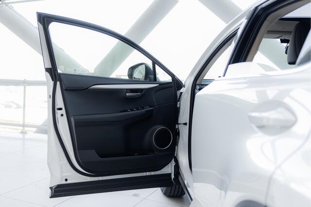 Lexus NX 300h AWD Luxury Edition | Panoramadak | Carplay | Stoelverwarming |
