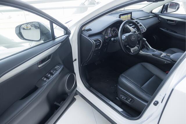Lexus NX 300h AWD Luxury Edition | Panoramadak | Carplay | Stoelverwarming |