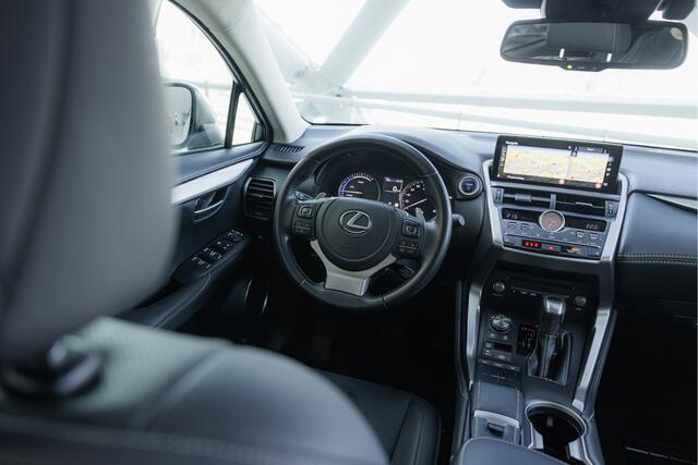 Lexus NX 300h AWD Luxury Edition | Panoramadak | Carplay | Stoelverwarming |
