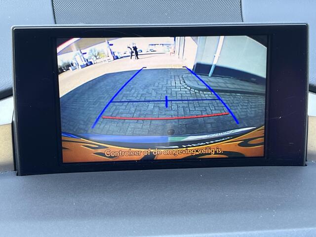 Lexus NX 300h AWD Business Line Automaat / Trekgewicht 1.500 kg / Trekhaak / Stoelverwarming / Cruise Control / Achteruitrij camera / DAB / Climate Control / Bluetooth / Lederen Bekleding