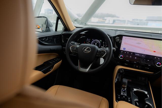 Lexus NX 450h+ AWD Luxury Line Limited | Stoelverwarming & koeling | Apple Carplay | Panoramic View |