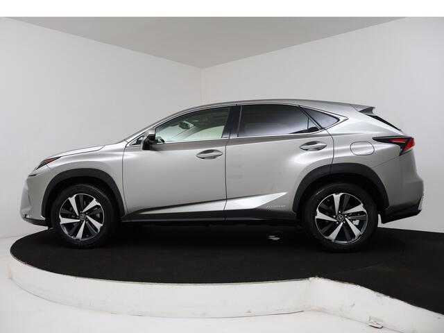 Lexus NX 300h AWD President