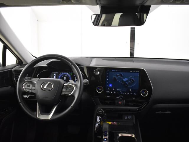 Lexus NX 450h+ AWD Executive Plug in | PDC V+A | BLS | Stuurverwarming en