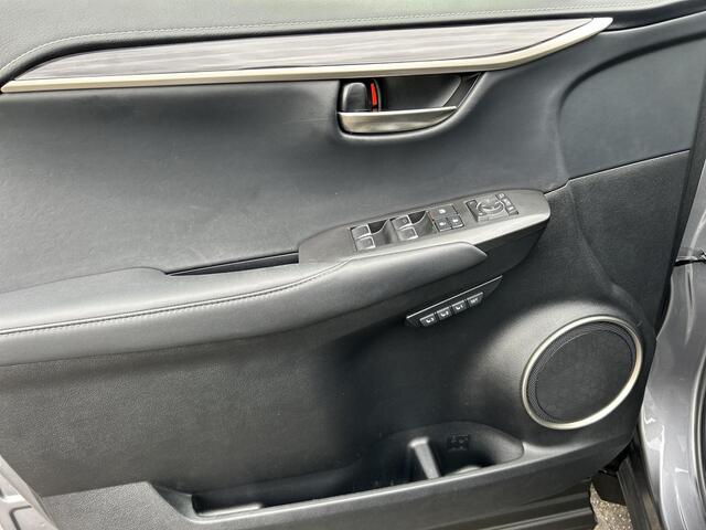 Lexus NX 300h AWD Executive Line Limited | Panoramadak | 360 graden camera | Electrische voorstoelen en achterbank | Electrische achterklep |