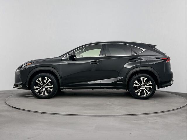 Lexus NX 300h AWD Ultimate Edition | Trekhaak | Adaptive Cruise Control | Stoelverwarming |