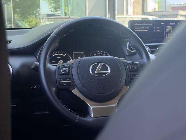 Lexus NX 300h Edition 30 Draadloze telefoonlader | Dealer Onderhouden | Fabrieksgarantie t/m 2031