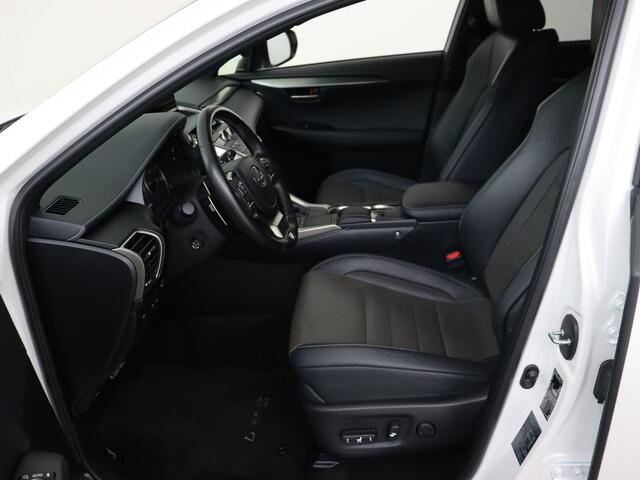 Lexus NX 300h AWD F-Sport | Premium Navigatie | Stoelverwarming | Apple Carplay & Android Auto |