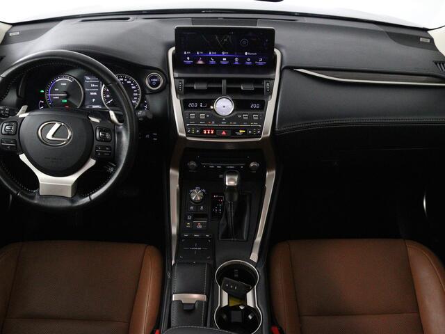 Lexus NX 300h AWD President Line | Mark Levinson Audio | Leder | Navigatie | Panoramadak | 360 Camera | LM velgen | Dodehoek Ass. | Stoelgeheugen |