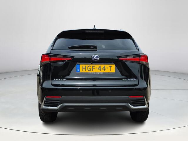 Lexus NX 300h AWD | Getint glas | Lederen bekleding | Volledige historie | Navigatiesysteem