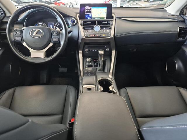 Lexus NX 300h AWD | Getint glas | Lederen bekleding | Volledige historie | Navigatiesysteem