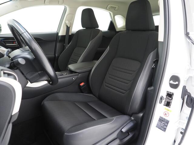 Lexus NX 300h | Camera | Cruise | Climate | Bluetooth | LED | Navigatie