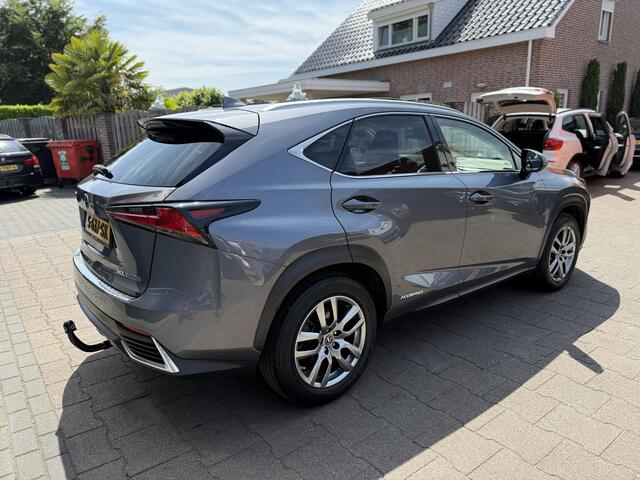 Lexus NX 300h AWD Luxury Line 64668km!
