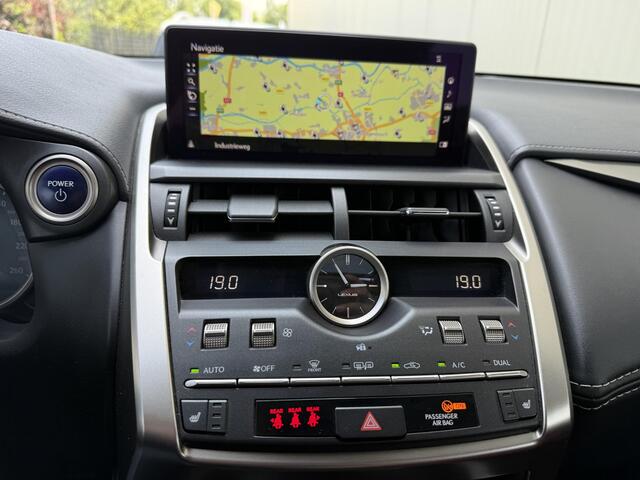 Lexus NX 300h AWD Luxury Line 64668km!