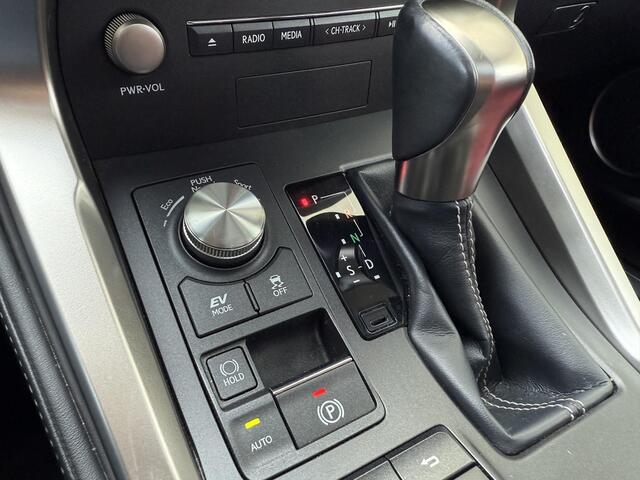 Lexus NX 300h AWD Luxury Line 64668km!