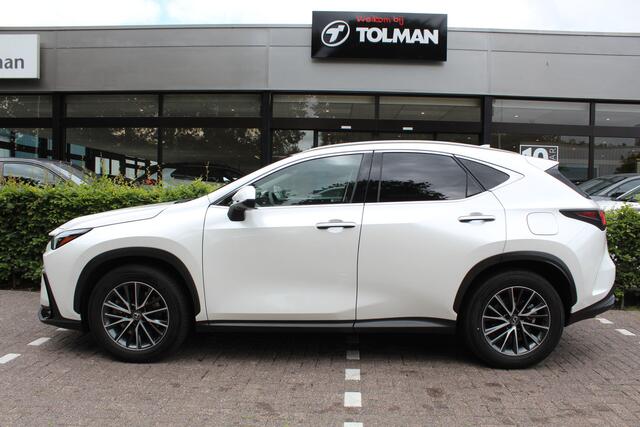 Lexus NX 450h+ AWD Luxury Line Plug-in Hybrid | Rijklaar | Parelmoer | Afn.trekhaak | Leder | Stoelverw. | El.stoelen | LED | El.achterklep | Blind Spot