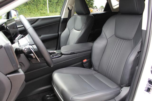 Lexus NX 450h+ AWD Luxury Line Plug-in Hybrid | Rijklaar | Parelmoer | Afn.trekhaak | Leder | Stoelverw. | El.stoelen | LED | El.achterklep | Blind Spot