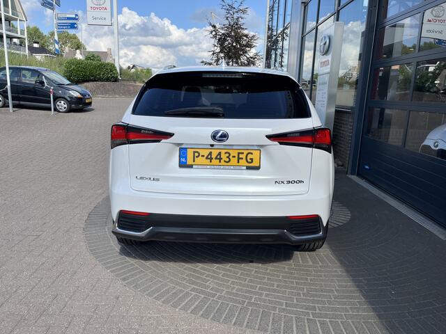 Lexus NX 300h AWD