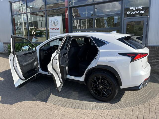 Lexus NX 300h AWD