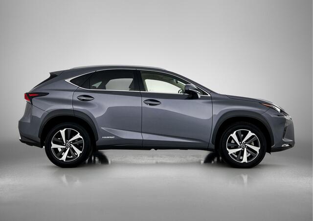 Lexus NX 300h AWD President Line