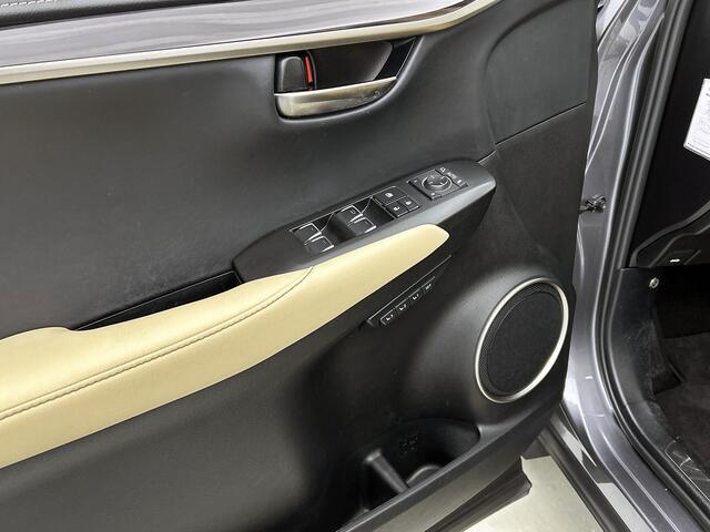 Lexus NX 300h AWD President Line