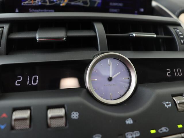 Lexus NX 300h AWD Luxury Line