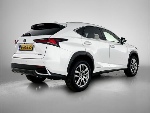 Lexus NX 300h AWD Luxury Line | Full map navigatie | Metallic lak | Elektrische stoelverstelling + verwarming |
