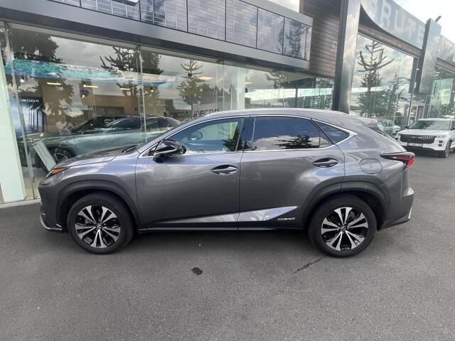 Lexus NX 300H AWD ULTIMATE EDITION AUT. Leder | Trekhaak | Stoelverwarming | Camera