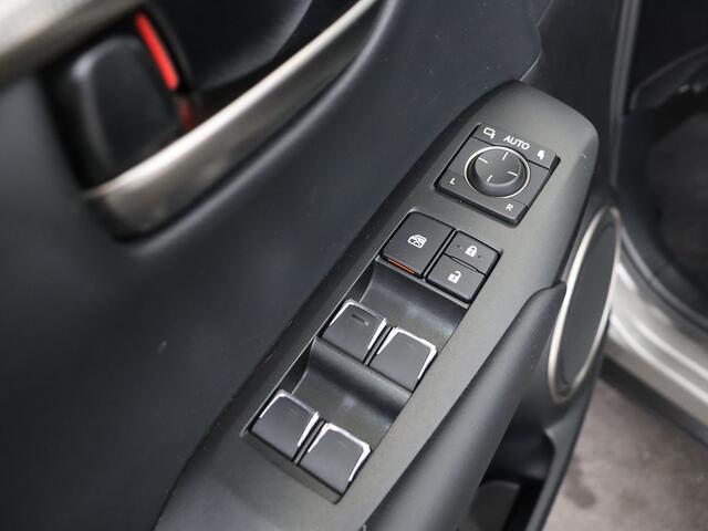 Lexus NX 300h AWD Luxury Line | Schuif-/ kanteldak electrisch | Privacy Glass | Premium Navigatie |