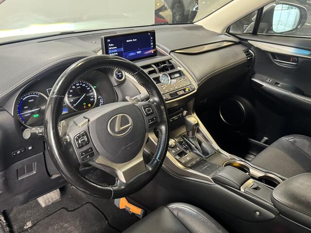 Lexus NX 300h AWD Luxury Line | Schuif-/kantel dak | Elektrische stoelen | Stoelverwarming | Camera |