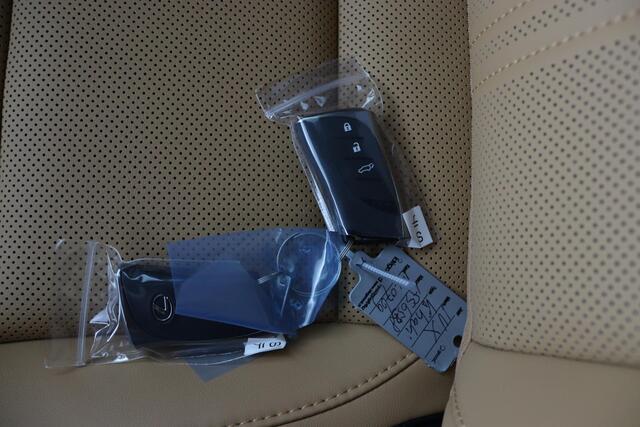 Lexus NX 450h+ AWD 35th Edition | Nieuw! | Uit voorraad leverbaar | 20 Inch Lichtmetalen velgen