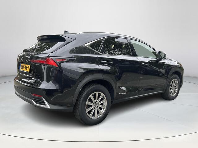 Lexus NX 300h AWD | Getint glas | Lederen bekleding | Volledige historie | Navigatiesysteem