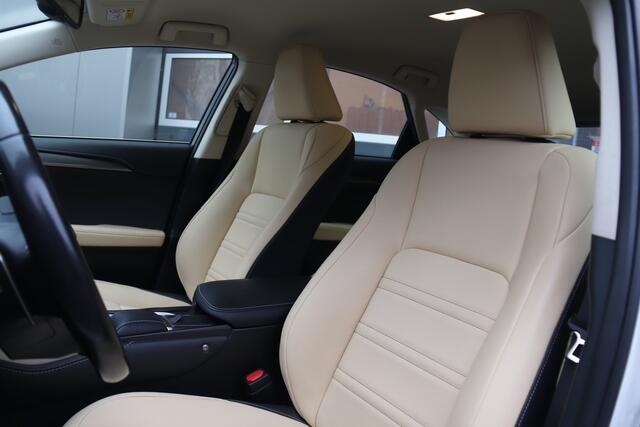 Lexus NX 300h AWD Luxury Line, Stoelverwarming, Camera, Cruise, Navi