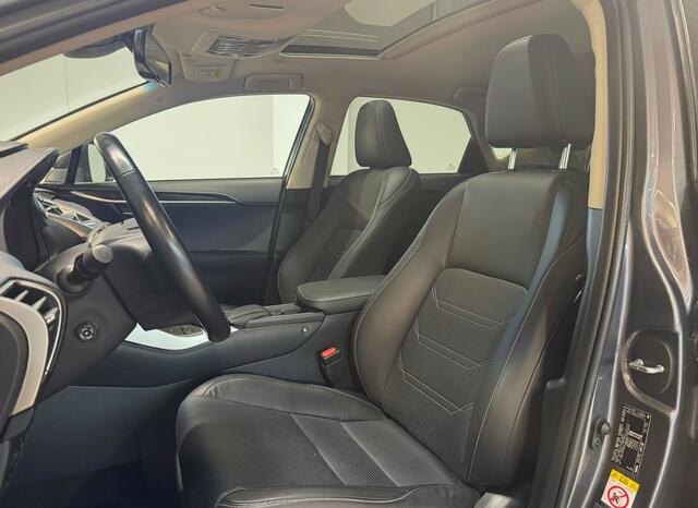 Lexus NX 300h AWD President Line | Mark-Levinson | 360' Camera | Stoelkoeling & Verwarming |