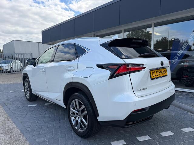 Lexus NX 300h AWD Luxury Line LEDER,CLIMA,NAVI,PARELMOER