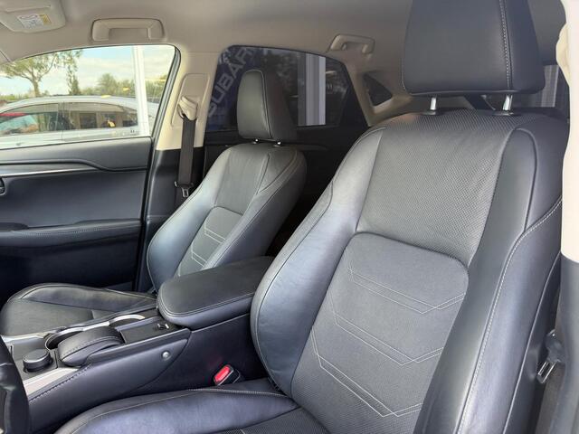 Lexus NX 300h AWD Luxury Line LEDER,CLIMA,NAVI,PARELMOER
