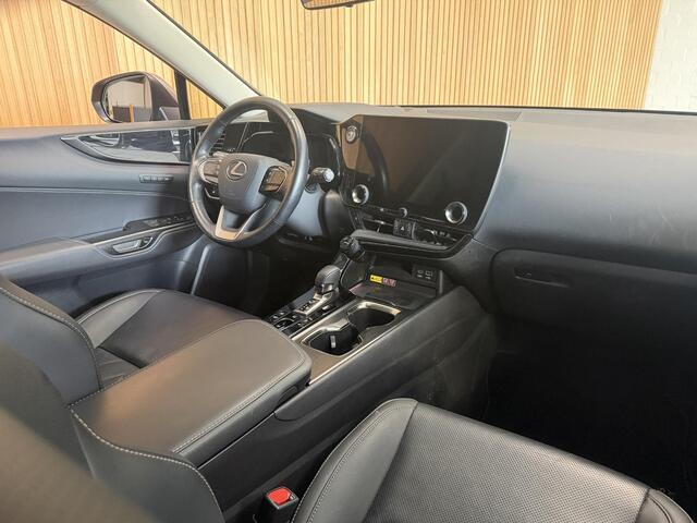 Lexus NX 450h+ AWD Launch Edition