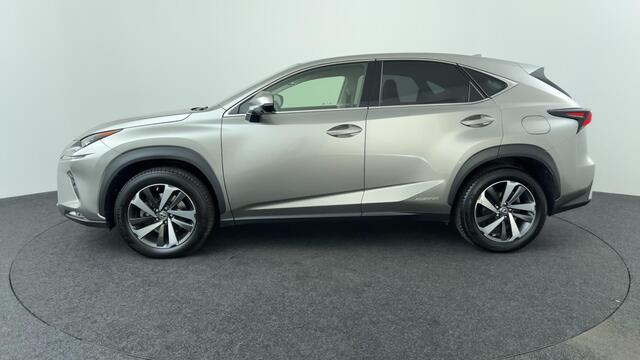 Lexus NX 300h AWD President Line, Pano!