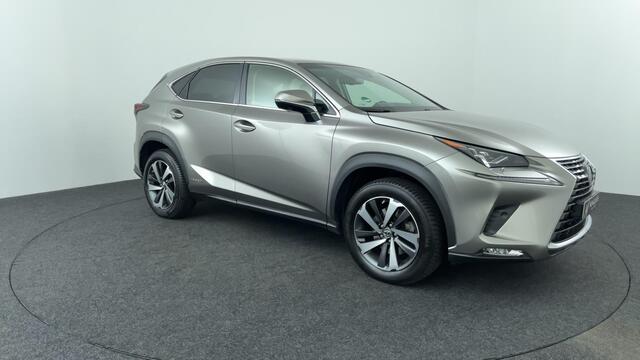 Lexus NX 300h AWD President Line, Pano!