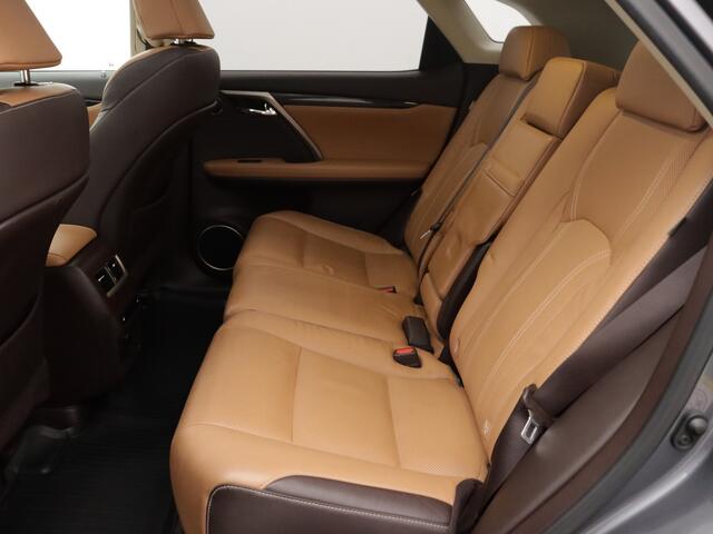 Lexus RX 450H 3.5-V6 Luxury Line | Dodehoekdetector | Panoramadak | 20" LM Velgen | Afneembare trekhaak | Head Up Display | Stoelverwarming-/Verkoeling |