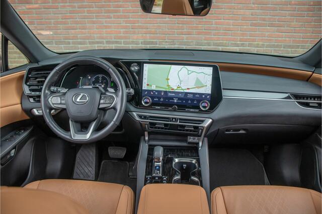 Lexus RX 450h+ Executive Line, Dealer onderhouden, Panoramadak, Stoelkoeling, 360 Camera, Head-up, Stuurverwarming.