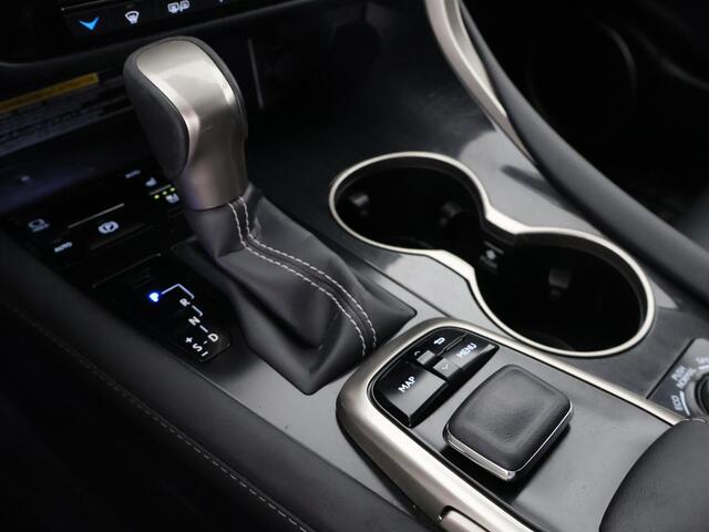 Lexus RX 450h 4WD Luxury Line | Navigatie | Stoelventilatie & Verwarming | Leder | Kofferbak automatisch |