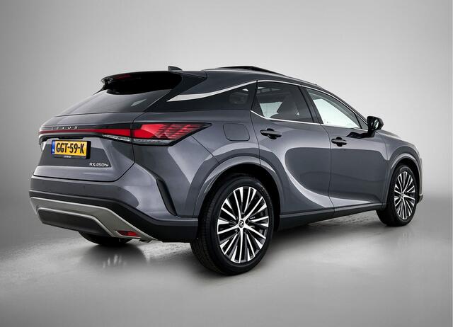 Lexus RX 450h+ Plug-in Hybrid Executive Line | Dealer onderhouden | Lederen bekleding | Memory Seat | Stoelventilatie | Stoel+stuurverwarming | Head-Up | Blind Spot monitor | 360 Camera | Elektrische achterklep |