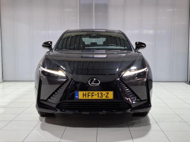 Lexus RZ 450e Comfort Line 71 kWh | 4WD| NIEUW | 17% bijtelling | Dodehoek detectie | Stoelverwarming | Adaptieve cruise control |