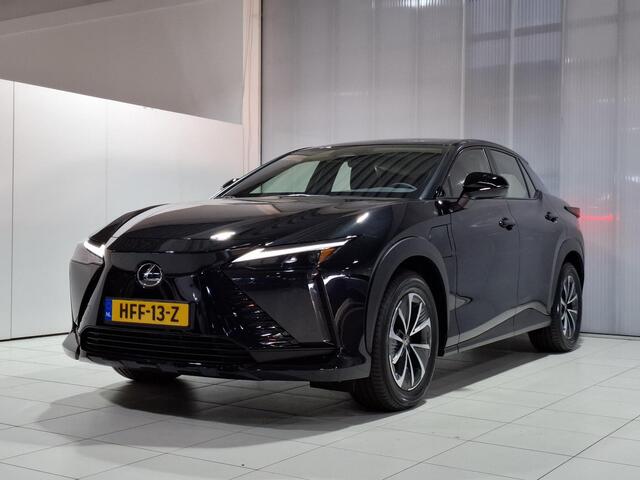 Lexus RZ 450e Comfort Line 71 kWh | 4WD| NIEUW | 17% bijtelling | Dodehoek detectie | Stoelverwarming | Adaptieve cruise control |