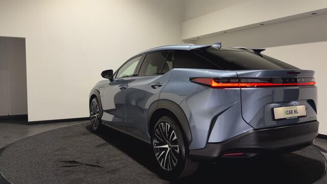 Lexus RZ 450e Executive Line 71 kWh | Leder interieur | Stoelen gekoeld & verwarmd | LMV 20" | Soh (batterijcheck) Waarde 98,1 %